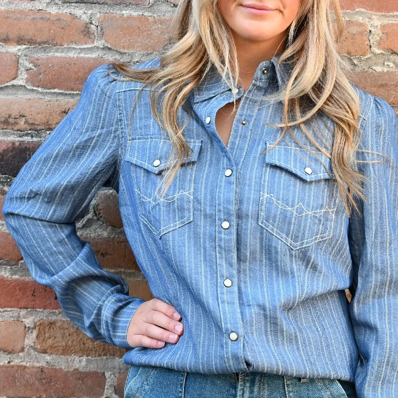 Double D Ranch Ladies Heath Shirt in Denim Relaxed Fit Short Blouse