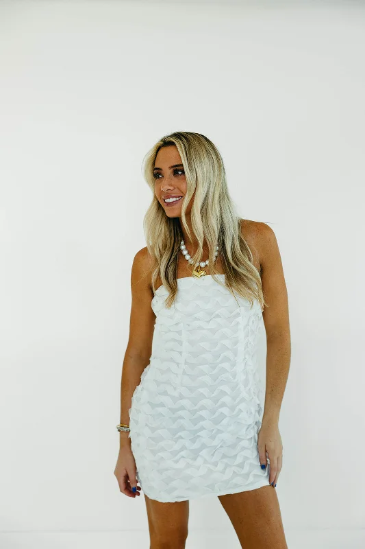 Wave Mini Dress - Off White Cozy Knitted Mini Dress