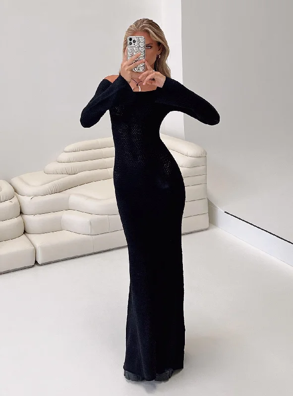 Devyn Off The Shoulder Maxi Dress Black Trendy Floral Print Maxi Dress
